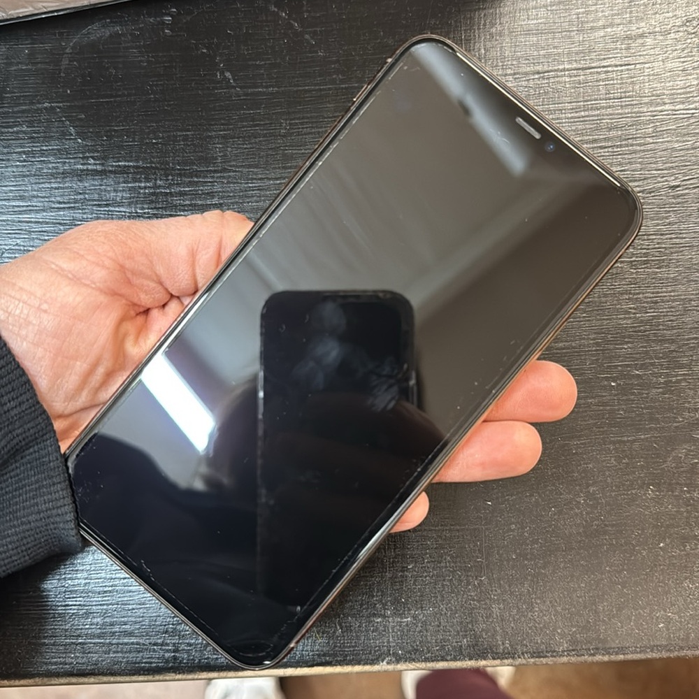 iPhone 11 Pro Max 64 GB - Picture 5 of 5